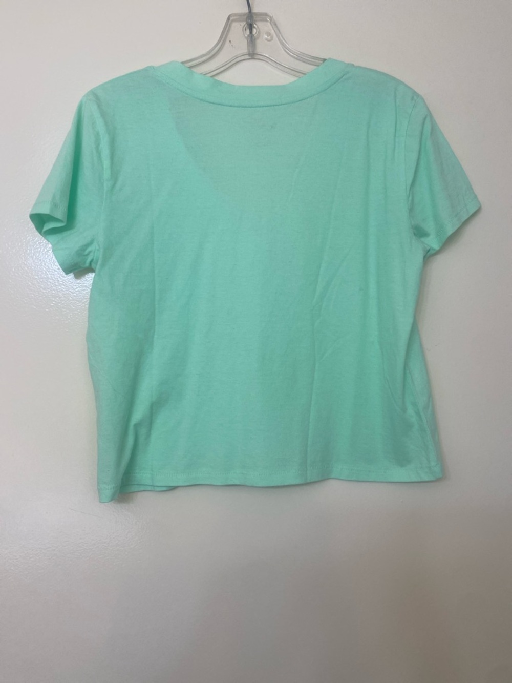Women's Mint Green V-Neck Cropped Tee - Picture 4 of 4